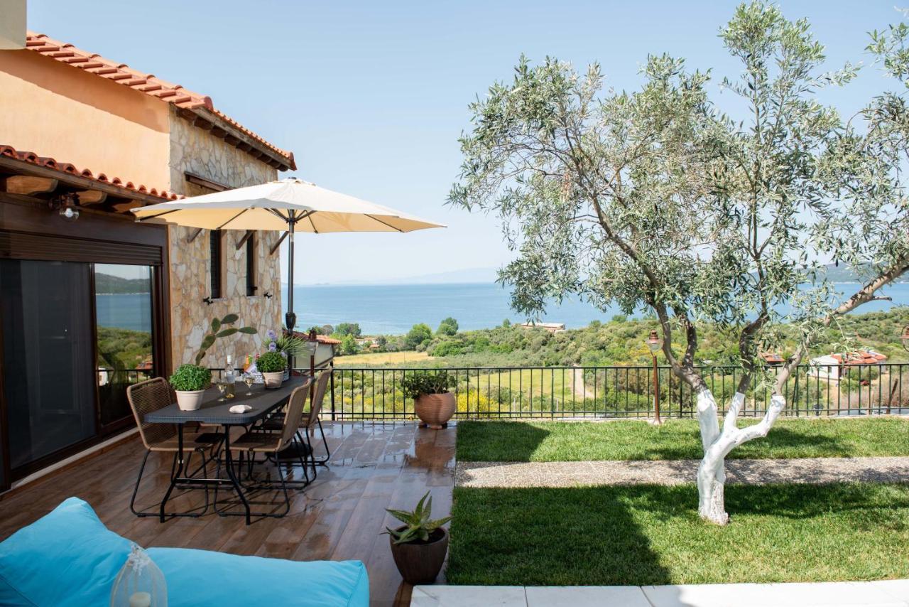 Dandy Villas Nea Roda - Melodic Waves - Private - Pool - Parking - Cellar Exterior photo