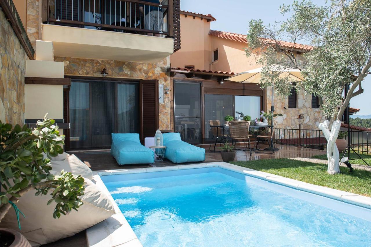Dandy Villas Nea Roda - Melodic Waves - Private - Pool - Parking - Cellar Exterior photo