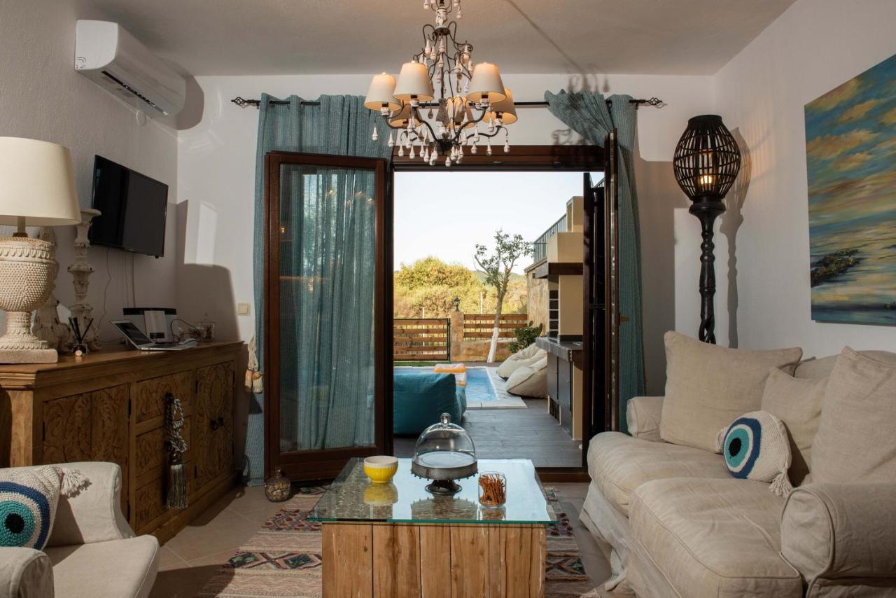 Dandy Villas Nea Roda - Melodic Waves - Private - Pool - Parking - Cellar Exterior photo