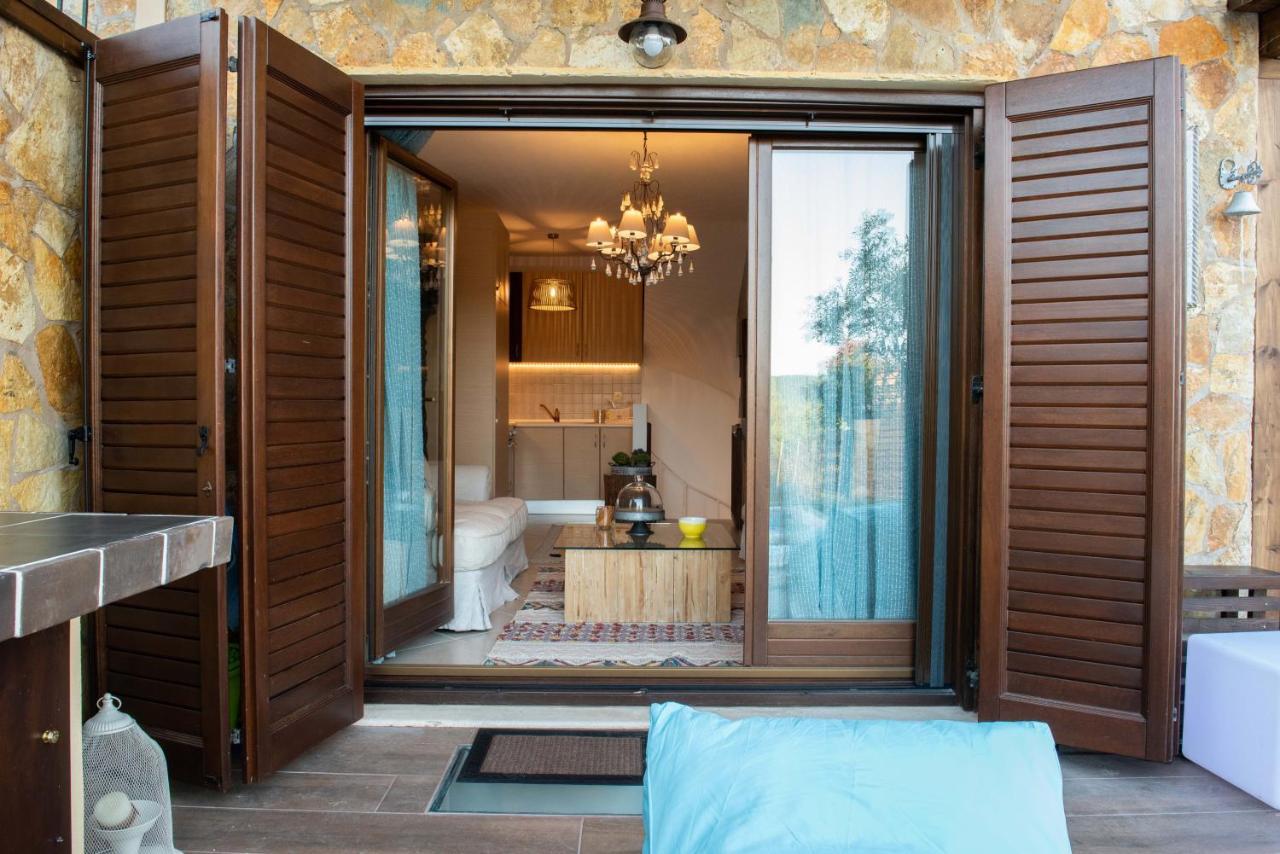 Dandy Villas Nea Roda - Melodic Waves - Private - Pool - Parking - Cellar Exterior photo