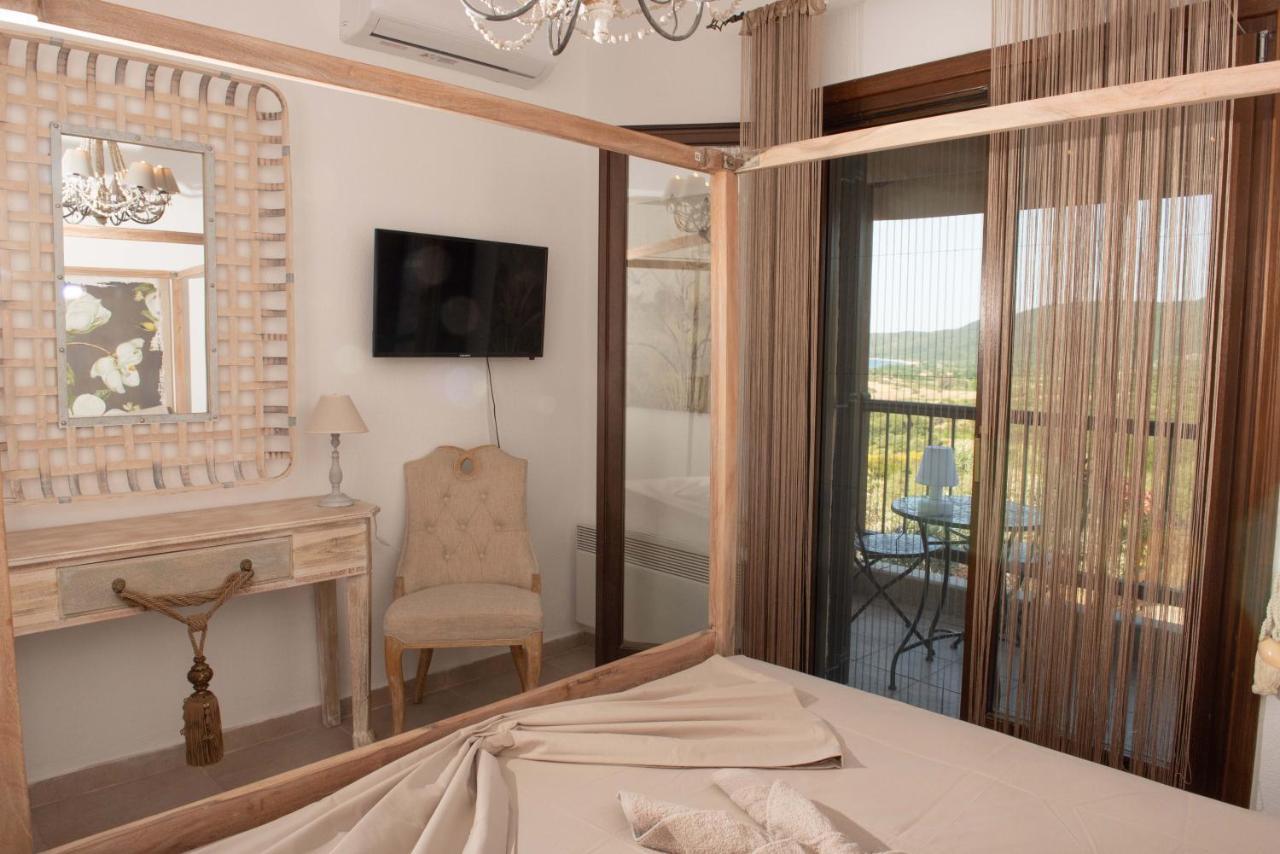 Dandy Villas Nea Roda - Melodic Waves - Private - Pool - Parking - Cellar Exterior photo